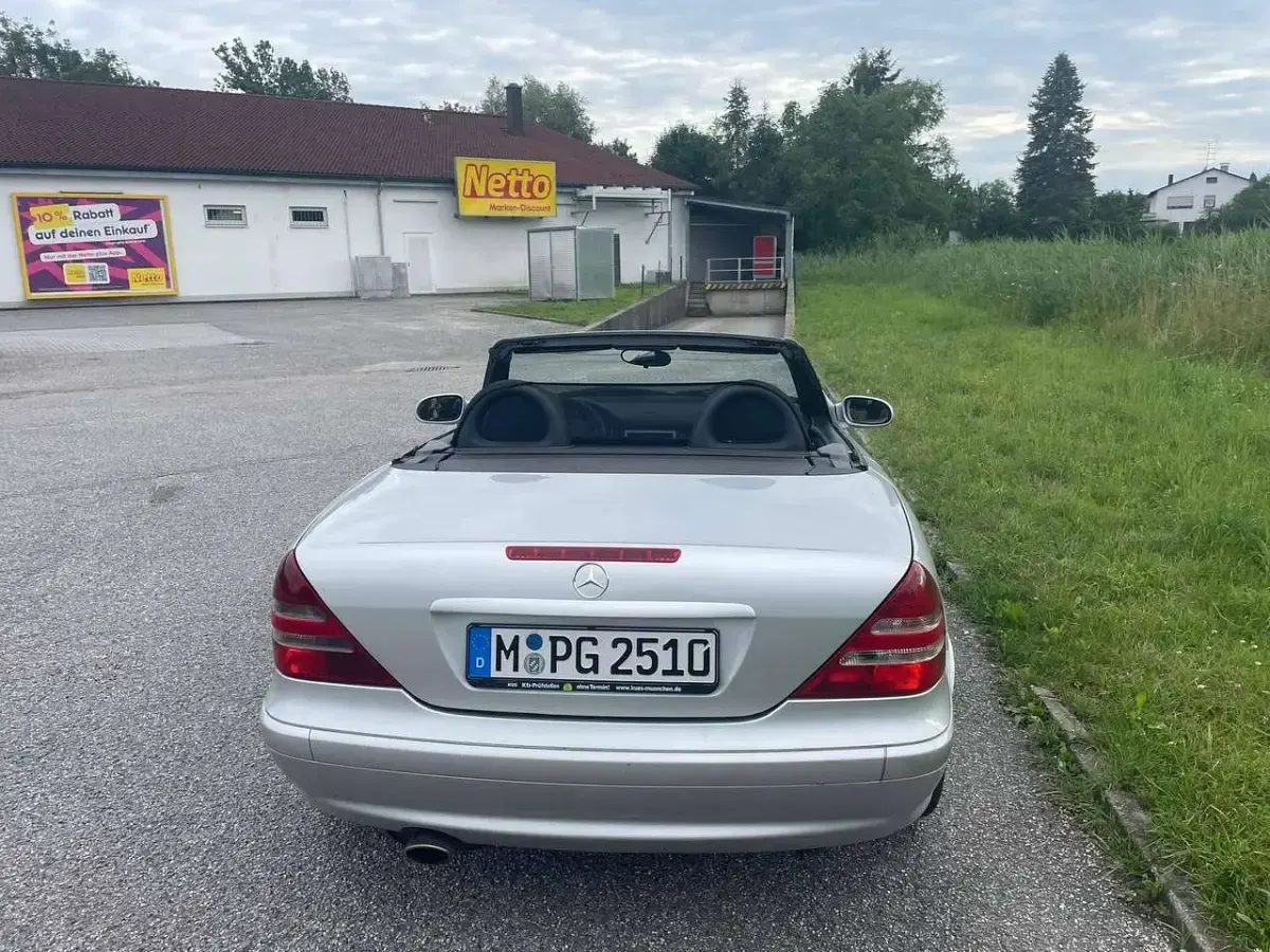 Gebraucht Mercedes SLK200 Edition 163 PS (119 kW) 2003 Silber Cabrio