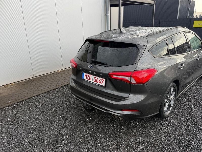 Gebraucht Ford Focus ST-Line 125 PS (91 kW) 2021 Grau Kombi
