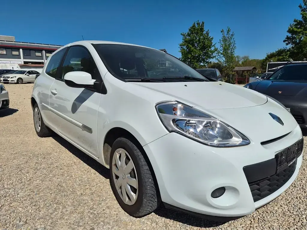 Gebraucht Renault Clio III Collection 75 PS (55 kW) 2013 Weiß Limousine