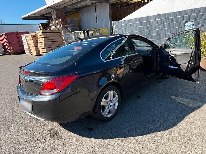 Gebraucht Opel Insignia 140 PS (102 kW) 2009 Schwarz Limousine