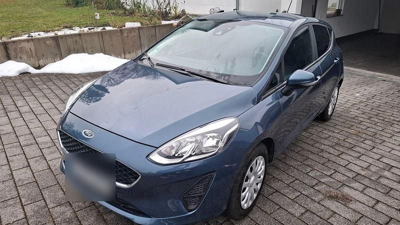 Blau Gebraucht 2018 Ford Fiesta Trend Kleinwagen | 8.950 € (Guter Preis) - Bild 1/4