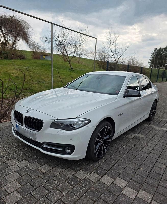 Gebraucht BMW 520 Luxury Line 235 PS (172 kW) 2016 Weiß Limousine