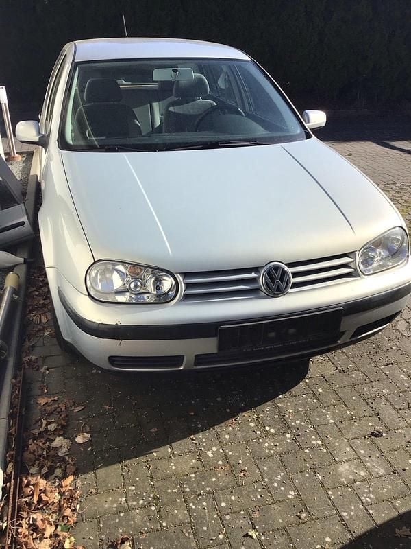 Gebraucht VW Golf IV 75 PS (55 kW) 2000 Silber Kleinwagen