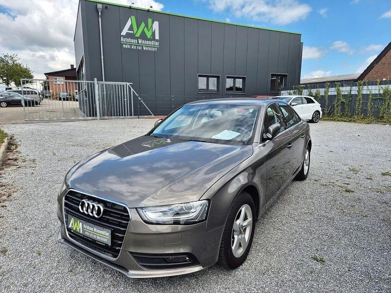 Grau Gebraucht 2013 Audi A4 Ambiente Limousine | 9.500 € (Fairer Preis) - Bild 1/3