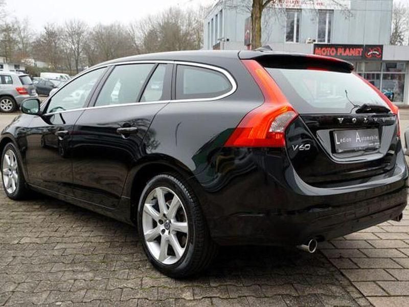 Gebraucht Volvo V60 Summum 190 PS (139 kW) 2015 Schwarz Kombi