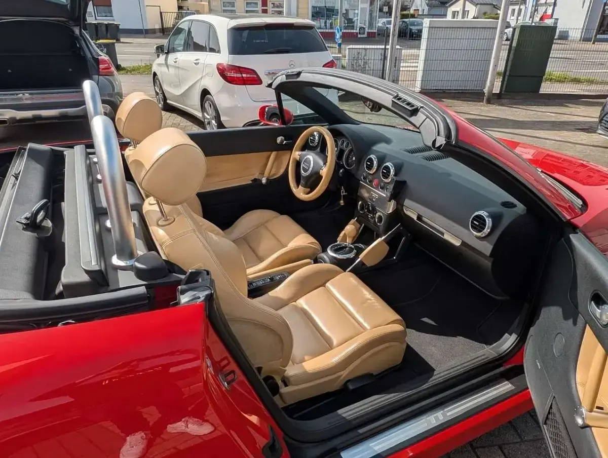 Gebraucht Audi TT Roadster Sport 179 PS (131 kW) 2005 Misanorot perleffekt Cabrio