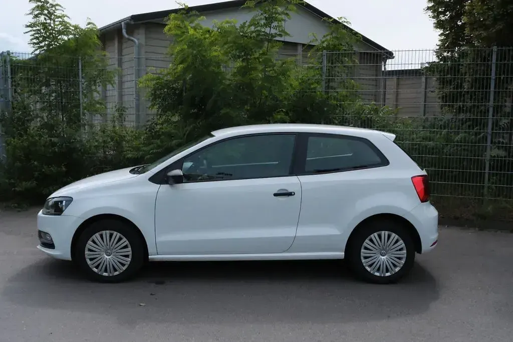 Gebraucht VW Polo 60 PS (44 kW) 2015 Weiß Kleinwagen
