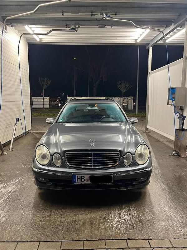Grau Gebraucht 2005 Mercedes E280 Kombi | 4.200 € - Bild 1/4