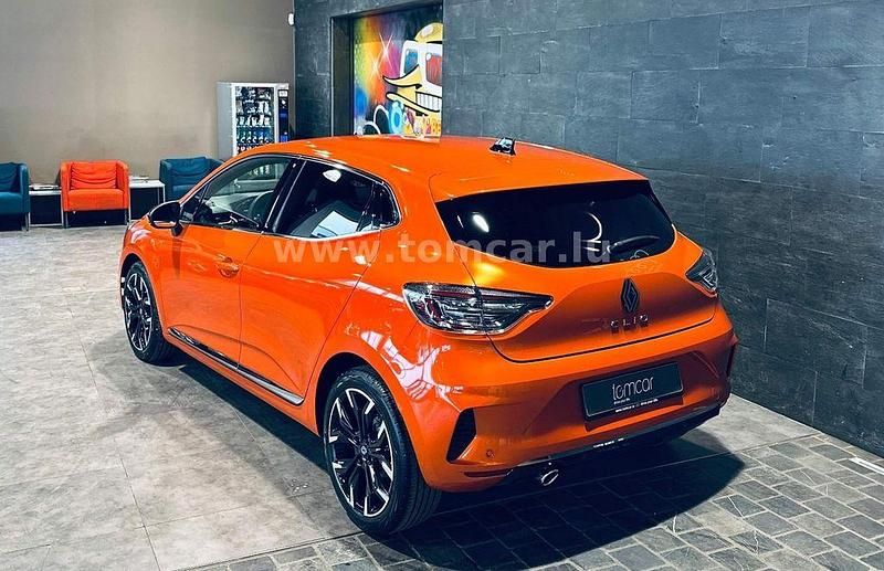 Neu Renault Clio V Techno 91 PS (66 kW) 2025 Orange Limousine