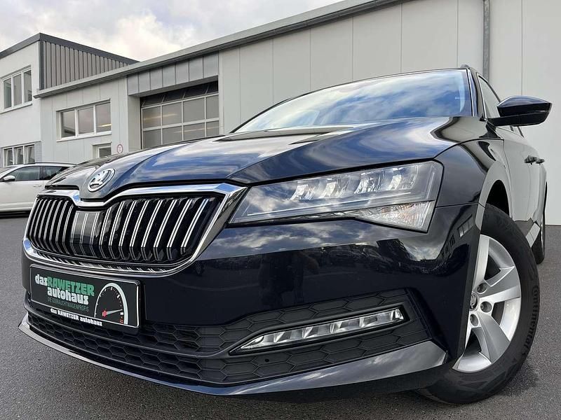 Schwarzmagic Gebraucht 2022 Skoda Superb Ambition Kombi | 23.860 € (Fairer Preis) - Bild 1/4