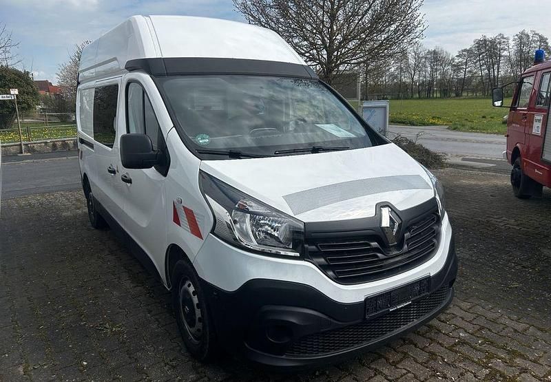 Gebraucht Renault Trafic Komfort 125 PS (91 kW) 2018 Weiß Van / Kleinbus