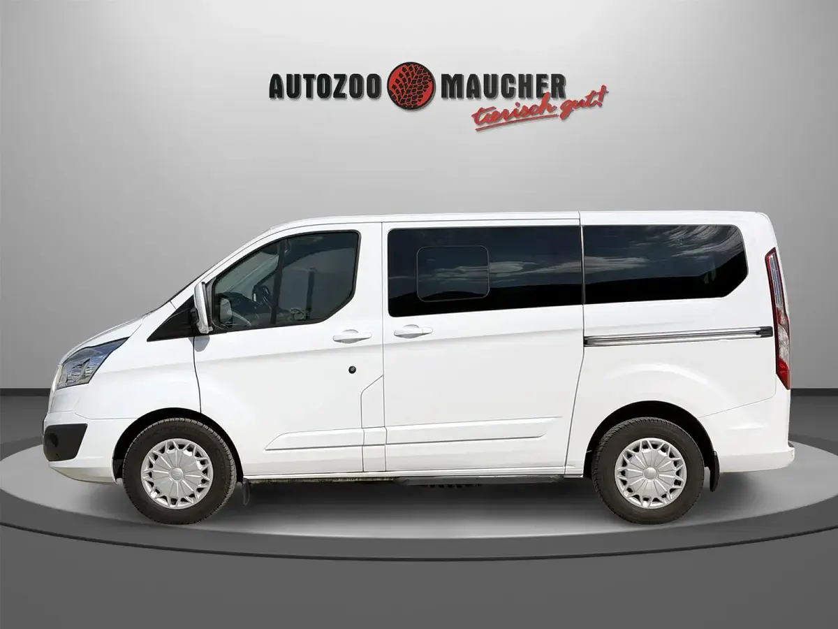Käytetty Ford Tourneo Custom 2017 Valkoinen Van
