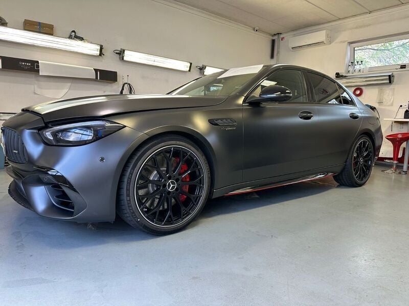 Grau Gebraucht 2024 Mercedes C63 AMG AMG Limousine | 84.900 € (Guter Preis) - Bild 1/4