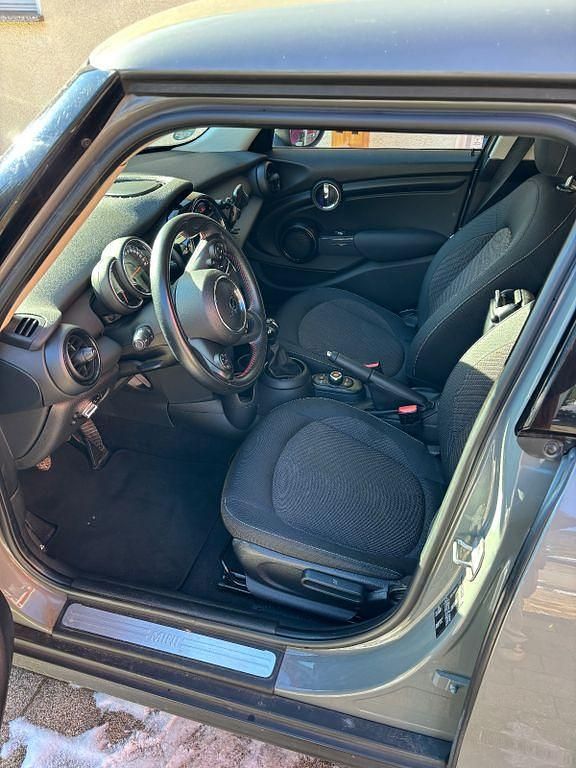 Gebraucht Mini ONE 102 PS (75 kW) 2019 Grau Kleinwagen