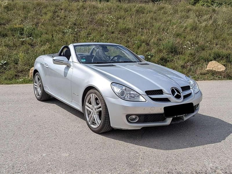 Silber Gebraucht 2010 Mercedes SLK200 Cabrio | 10.900 € (Etwas zu teuer) - Bild 1/4