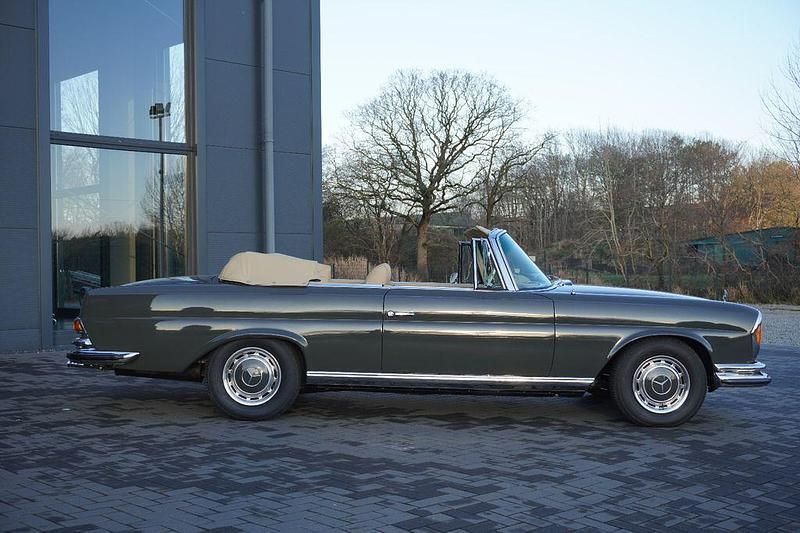 Gebraucht Mercedes W111 SE 200 PS (147 kW) 1970 Grau Cabrio