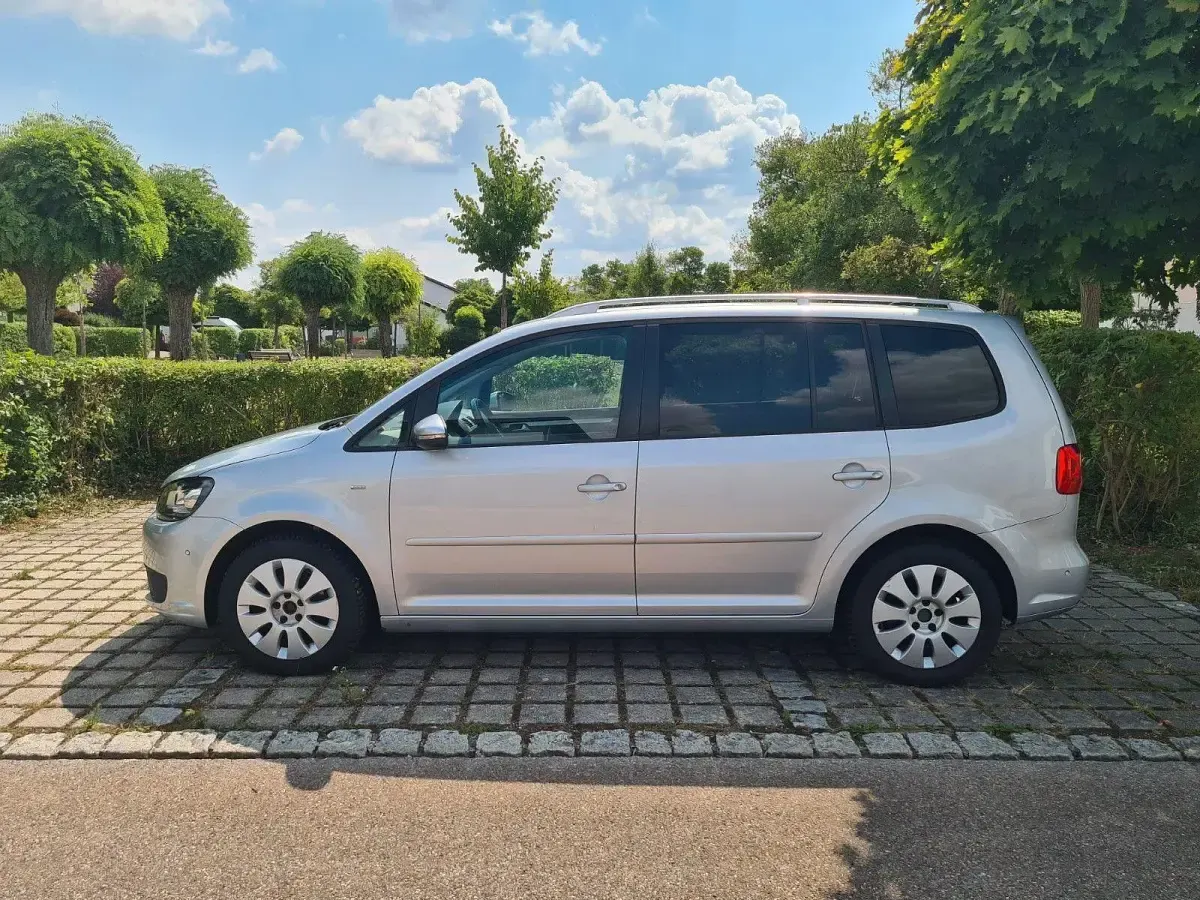 Gebraucht VW Touran Cup 105 PS (77 kW) 2015 Silber Van / Kleinbus