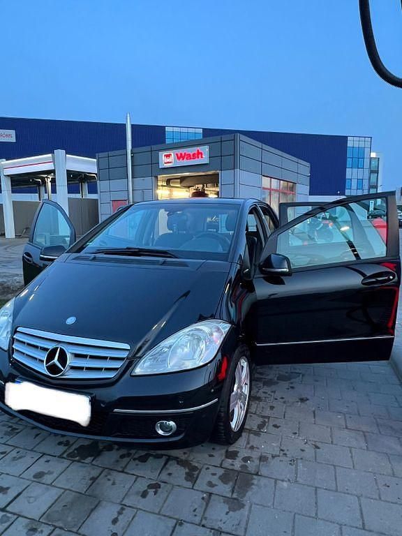 Gebraucht Mercedes A180 109 PS (80 kW) 2009 Schwarz Van / Kleinbus