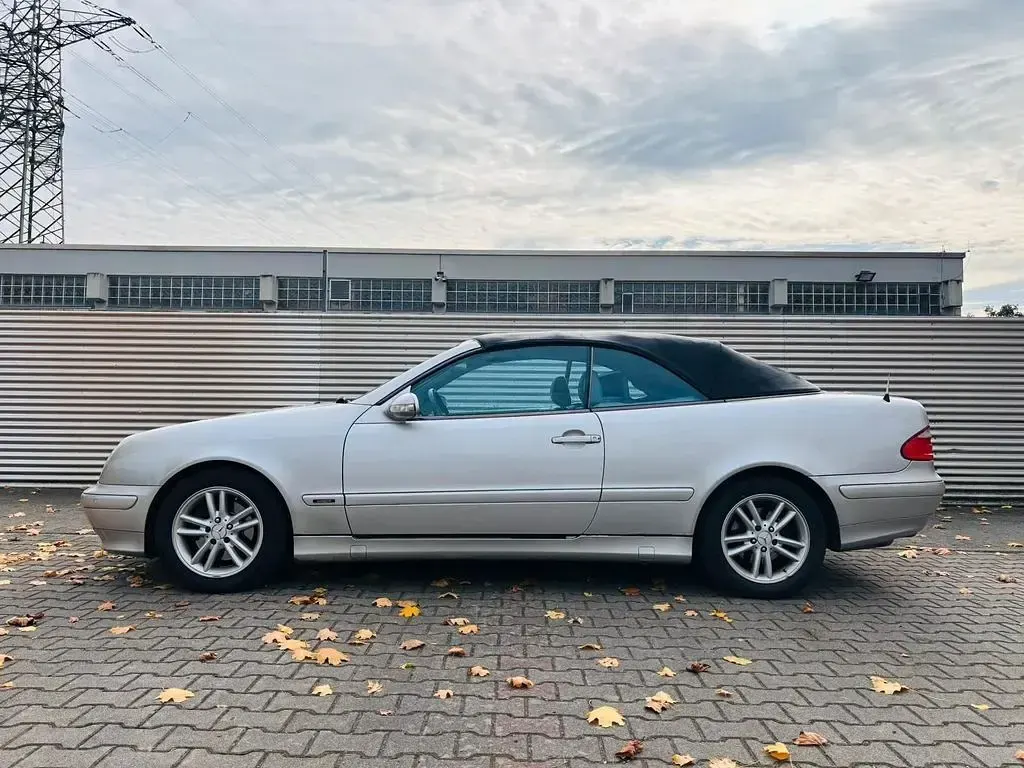 Gebraucht Mercedes CLK230 Avantgarde 197 PS (144 kW) 2001 Silber Cabrio