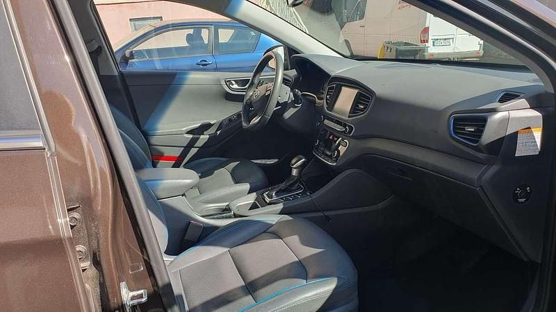 Gebraucht Hyundai Ioniq Premium 141 PS (103 kW) 2017 Braun Kleinwagen