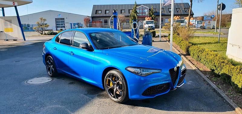 Blau Gebraucht 2021 Alfa Romeo Giulia Veloce Limousine | 33.000 € (Teuer) - Bild 1/4