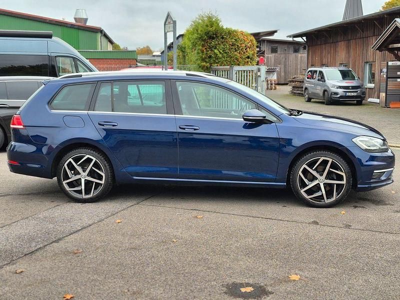 Gebraucht VW Golf VII Highline 150 PS (110 kW) 2021 Blau Kombi