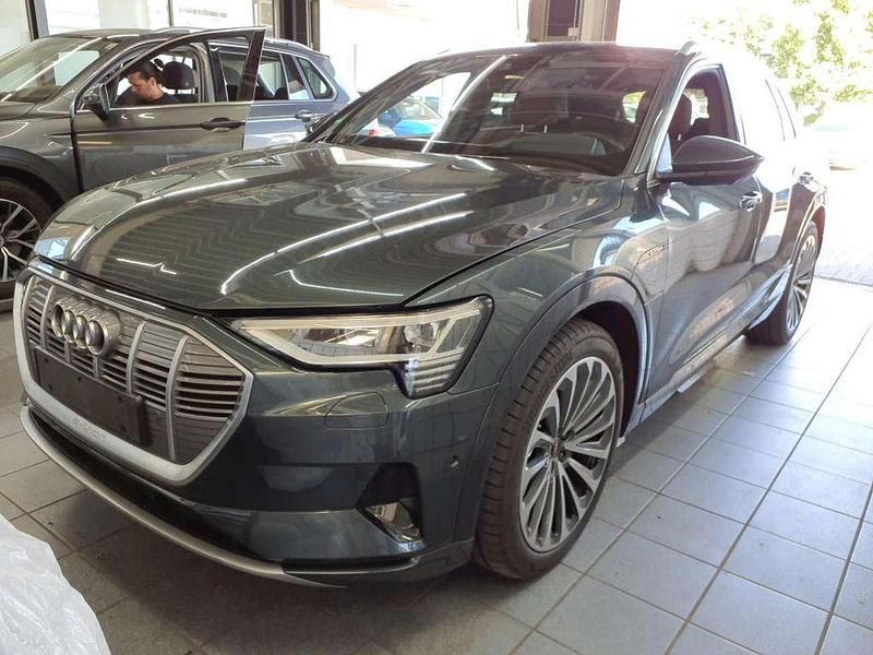 Individuallackierung grau audi exclusive Gebraucht 2022 Audi e-tron Advanced SUV | 34.925 € (Etwas zu teuer) - Bild 1/2