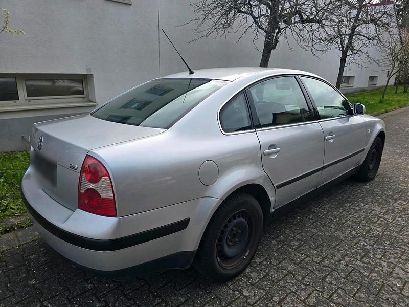 Gebraucht VW Passat 130 PS (95 kW) 2003 Grau Limousine