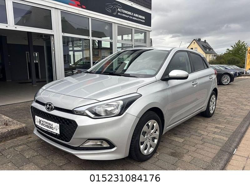 Silber Gebraucht 2017 Hyundai i20 Limousine | 7.400 € (Guter Preis) - Bild 1/4