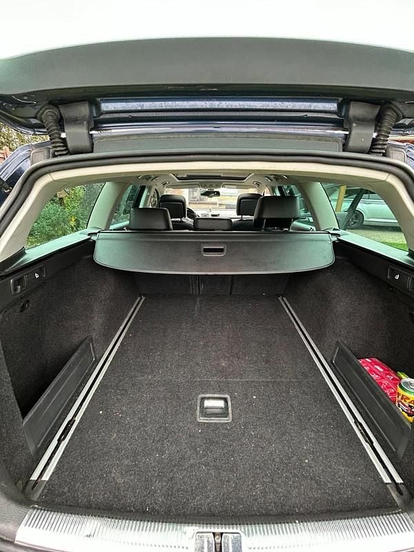 Gebraucht VW Passat 170 PS (125 kW) 2011 Blau Kombi