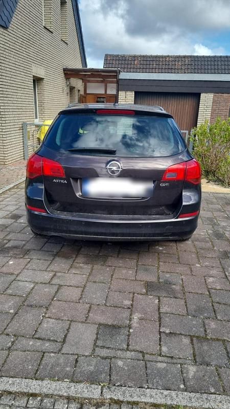 Gebraucht Opel Astra 2012 Braun Limousine