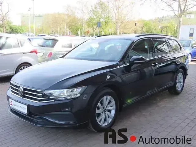 Gebraucht VW Passat Basis 122 PS (89 kW) 2022 Deep black Kombi