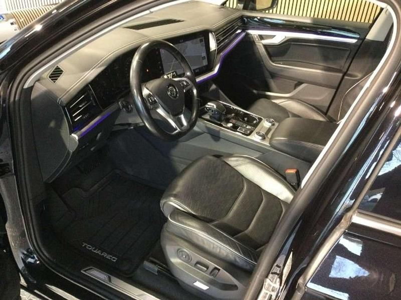 Gebraucht VW Touareg Basis 286 PS (210 kW) 2018 Deep black perleffekt SUV