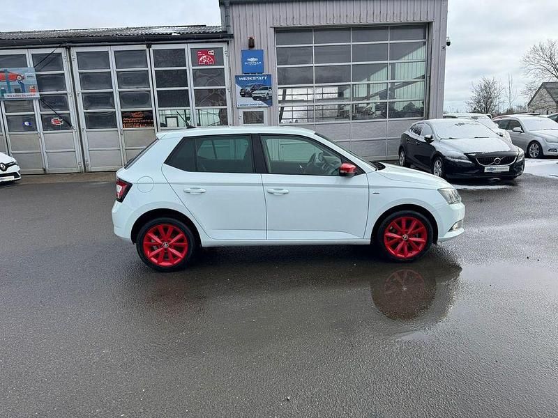 Gebraucht Skoda Fabia Drive 75 PS (55 kW) 2017 Weiß Limousine