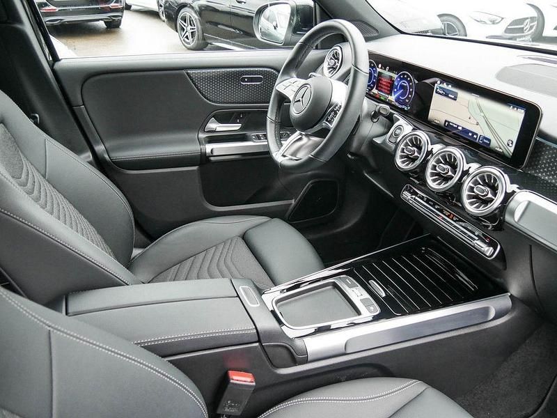 Gebraucht Mercedes EQB300 Progressive 167 kW (228 PS) 2024 Schwarz SUV