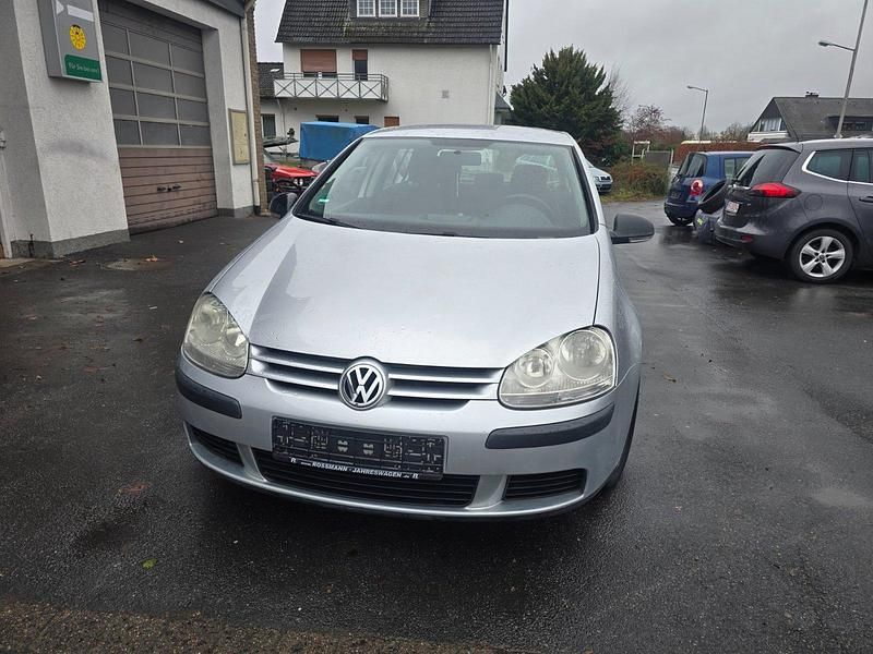 Silber Gebraucht 2006 VW Golf IV Kleinwagen | 3.199 € (Fairer Preis) - Bild 1/4