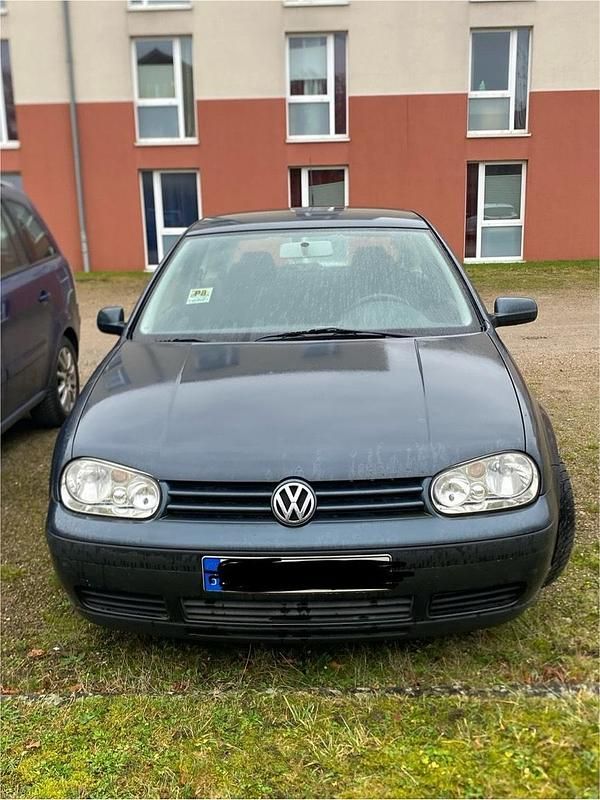 Grau Gebraucht 2000 VW Golf IV Kleinwagen | 650 € (Superpreis) - Bild 1/4