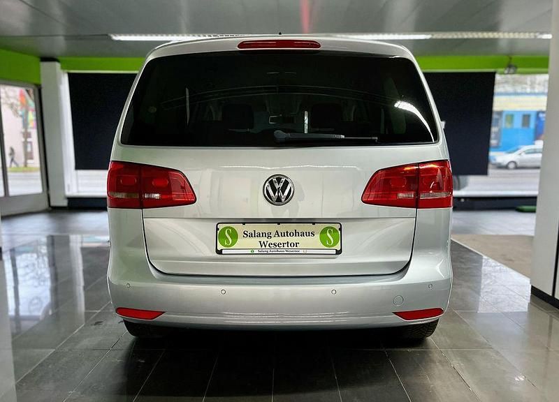 Gebraucht VW Touran Cup 140 PS (102 kW) 2015 Silber Van / Kleinbus