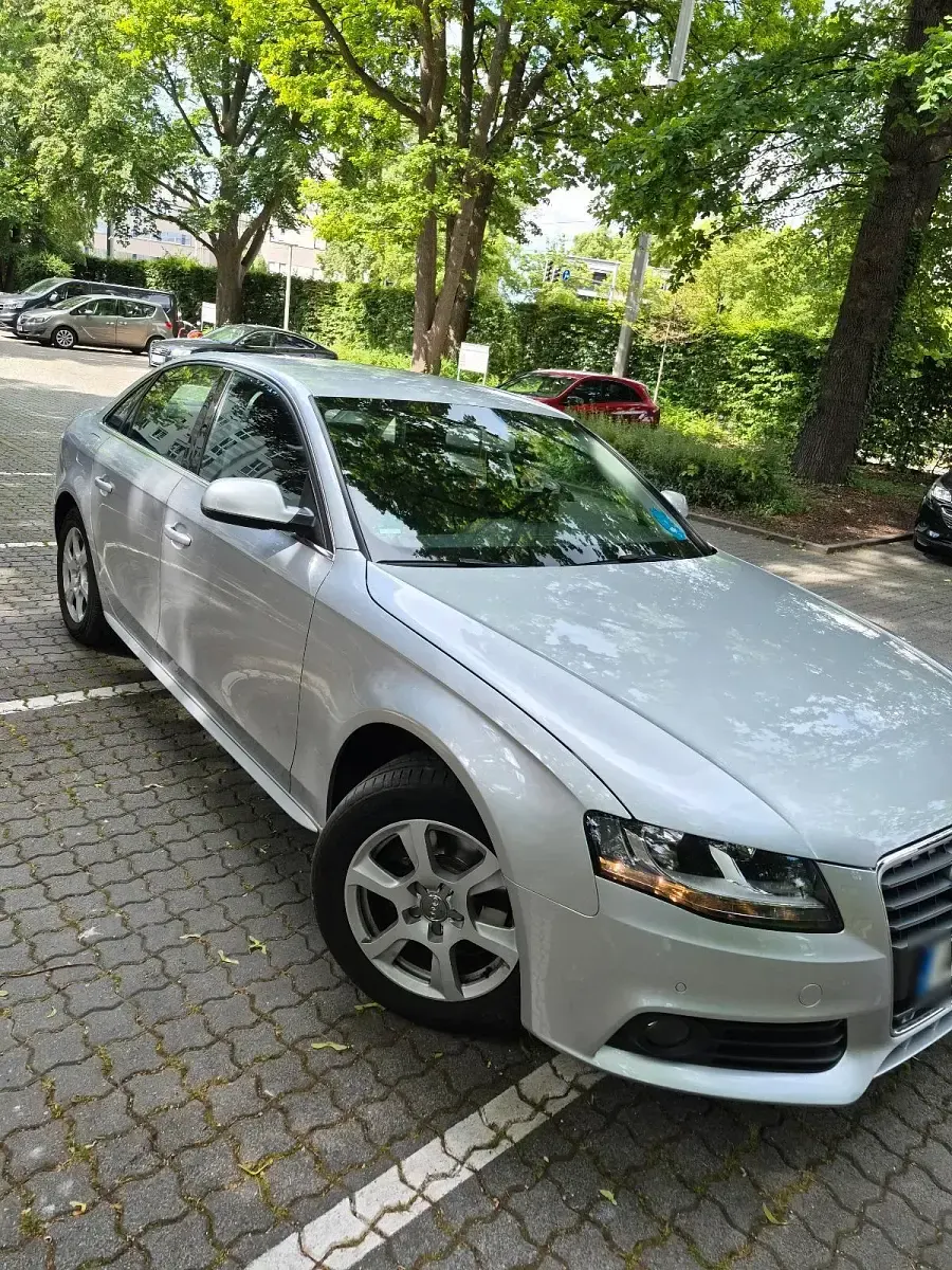 Gebraucht Audi A4 120 PS (88 kW) 2009 Silber Limousine