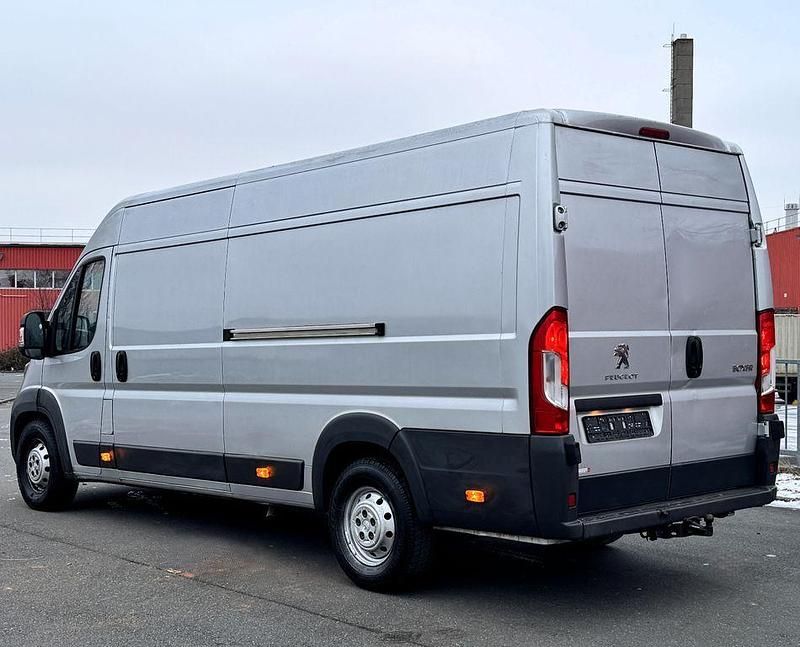 Gebraucht Peugeot Boxer 163 PS (119 kW) 2017 Silber Van