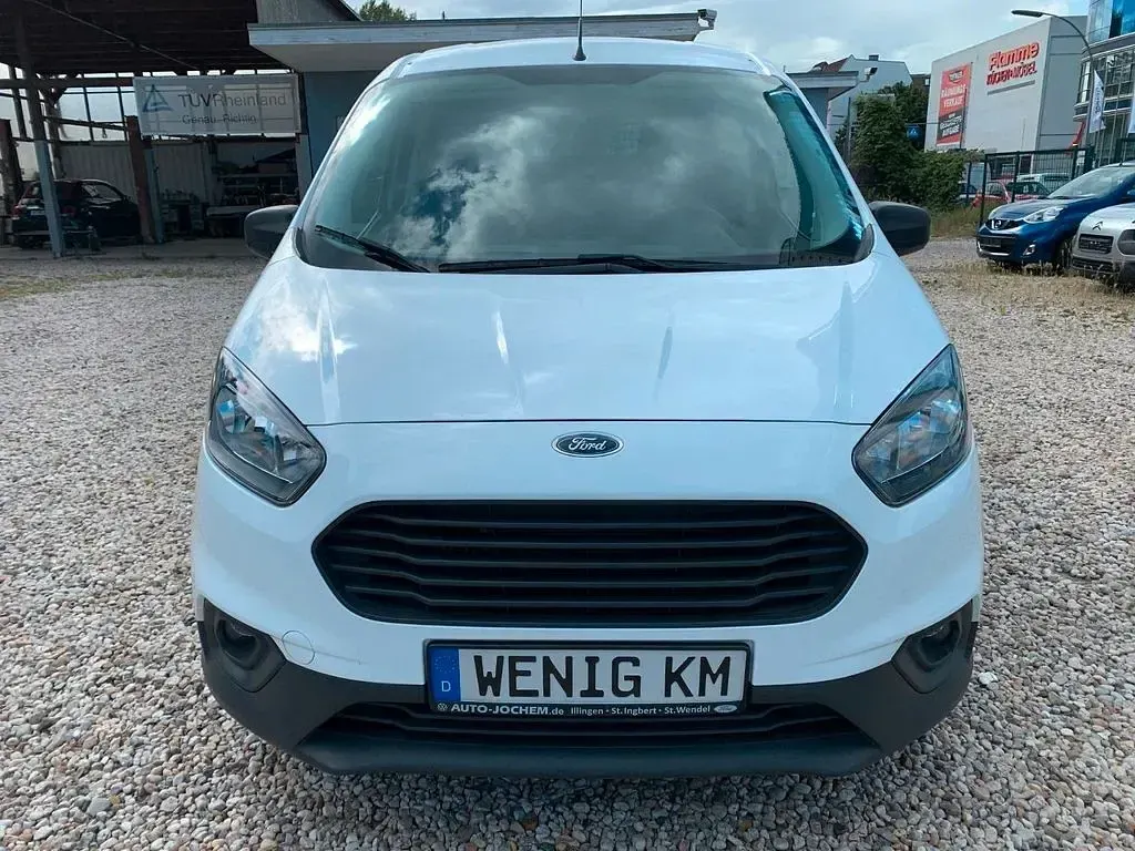 Gebraucht Ford Courier 101 PS (74 kW) 2023 Weiß Van / Kleinbus