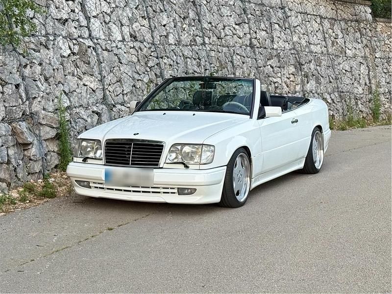 Weiß Gebraucht 1995 Mercedes E320 AMG Cabrio | 38.500 € - Bild 1/2