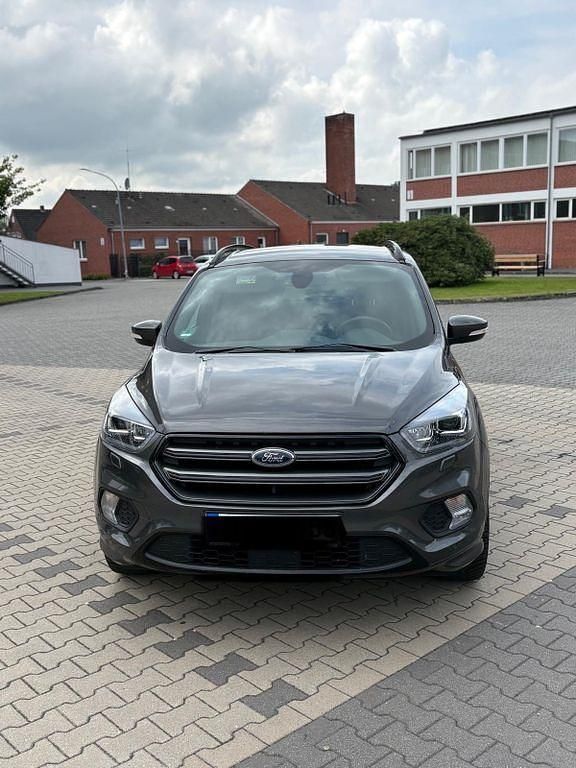 Grau Gebraucht 2018 Ford Kuga ST SUV | 16.250 € (Fairer Preis) - Bild 1/4
