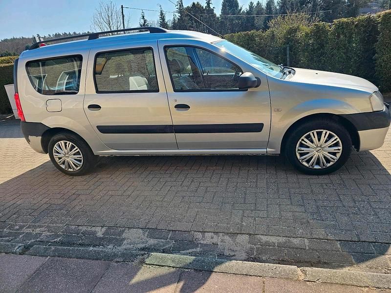 Gebraucht Dacia Logan 105 PS (77 kW) 2008 Silber Van / Kleinbus