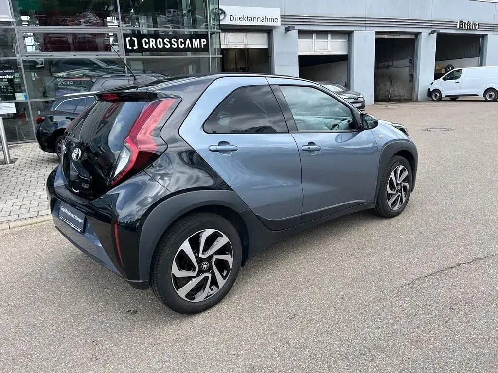 Gebraucht Toyota Aygo X Basis 72 PS (52 kW) 2025 Grau SUV