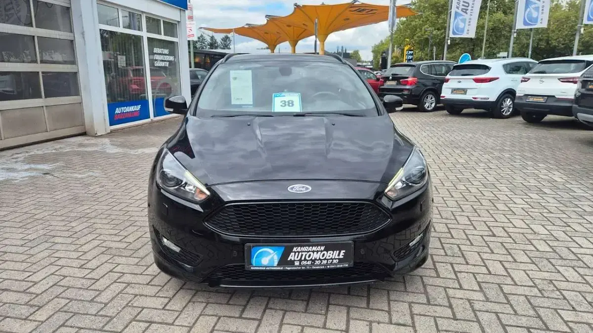 Gebraucht Ford Focus ST-Line 140 PS (102 kW) 2018 Schwarz Limousine