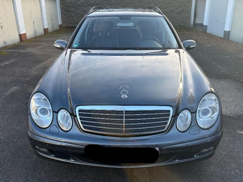 Silber Gebraucht 2005 Mercedes E200 Classic Kombi | 5.250 € (Fairer Preis) - Bild 1/4