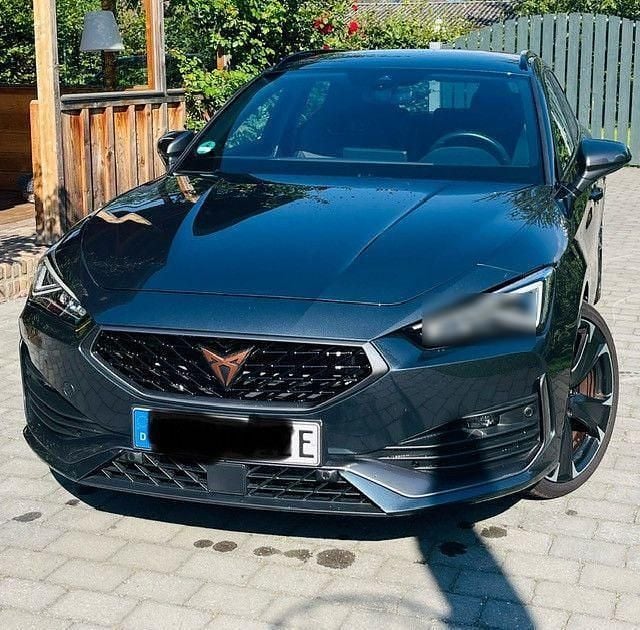 Grau Gebraucht 2022 Cupra Leon VZ Kombi | 24.500 € (Superpreis) - Bild 1/4