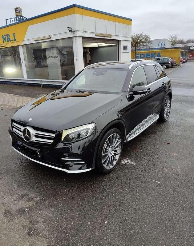 Schwarz Gebraucht 2016 Mercedes GLC250 AMG SUV | 25.999 € (Teuer) - Bild 1/4