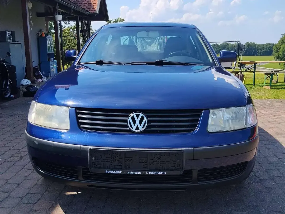 Gebraucht VW Passat 101 PS (74 kW) 1999 Blau Limousine